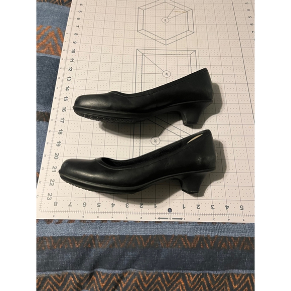 Women's Crocs Black Heels - Picture 1 of 3